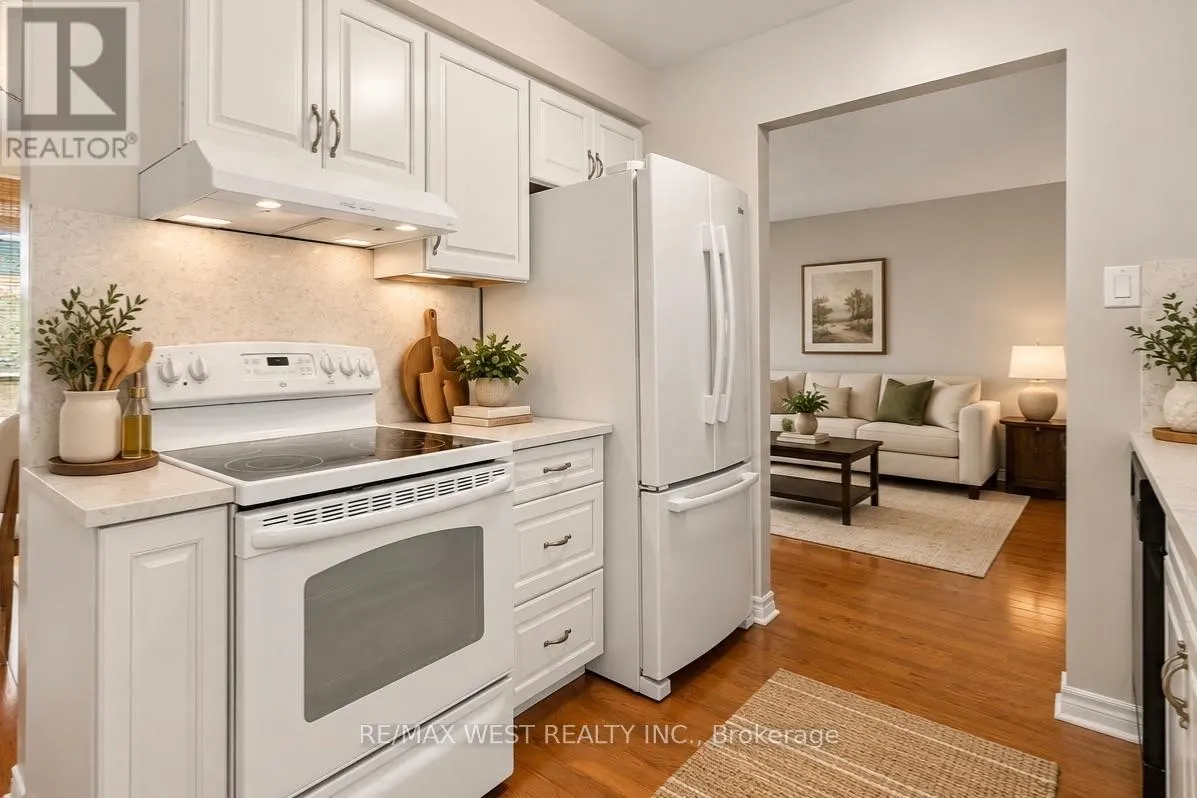 2 ACKROW COURT