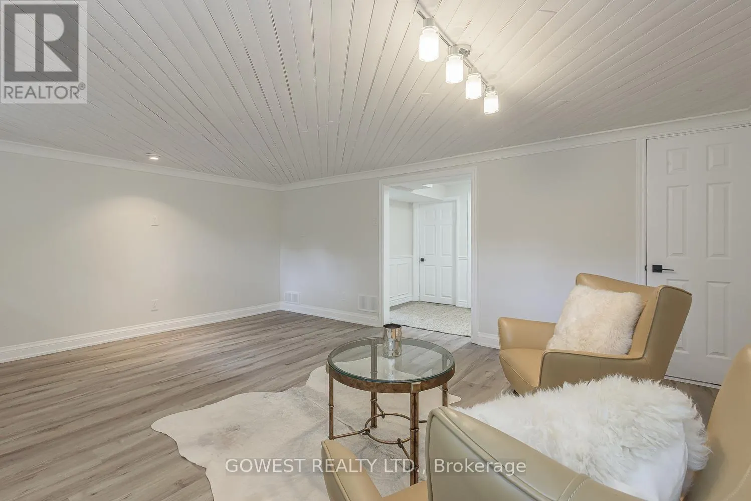 342 BRYANT CRESCENT