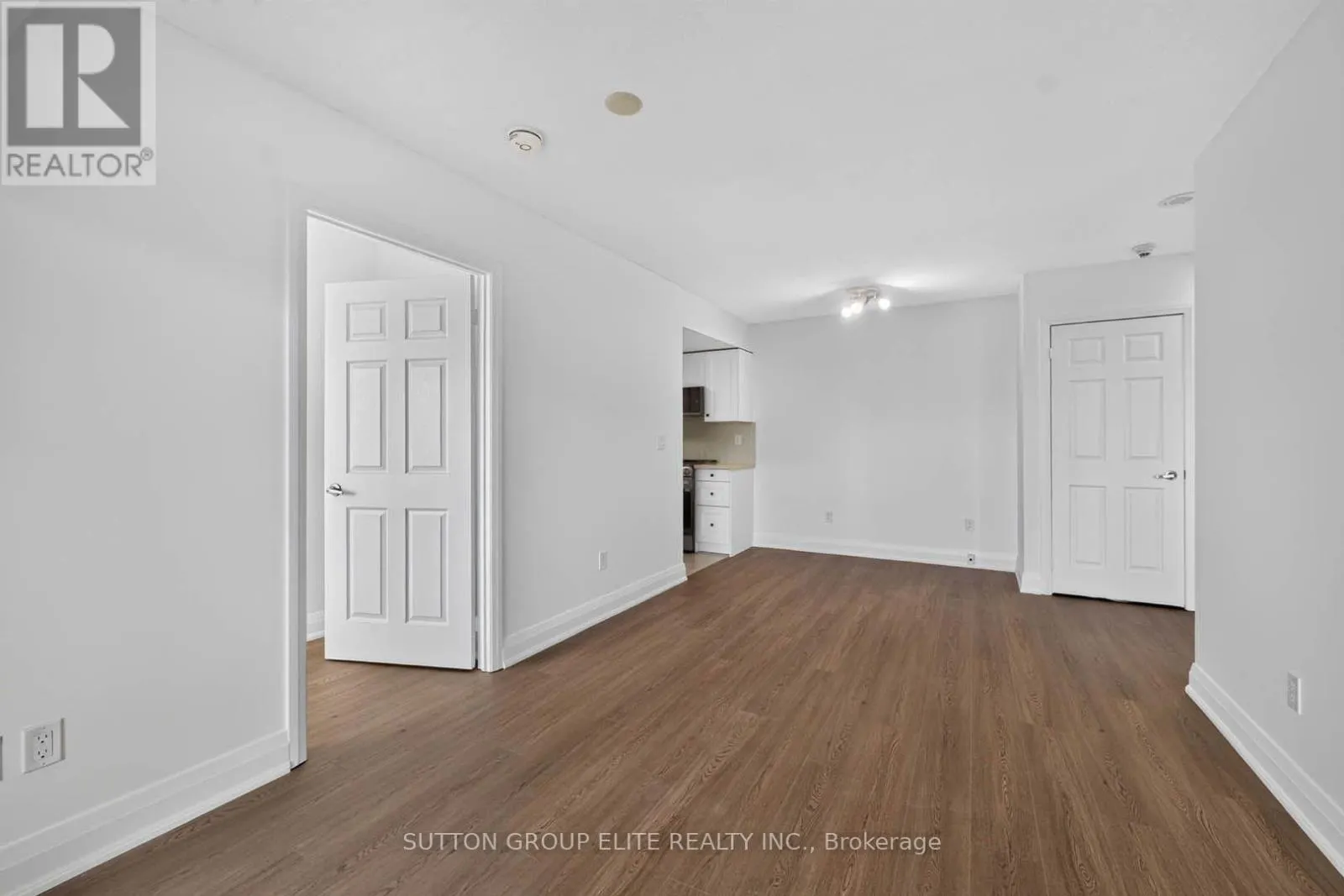 1107 - 220 FORUM DRIVE
