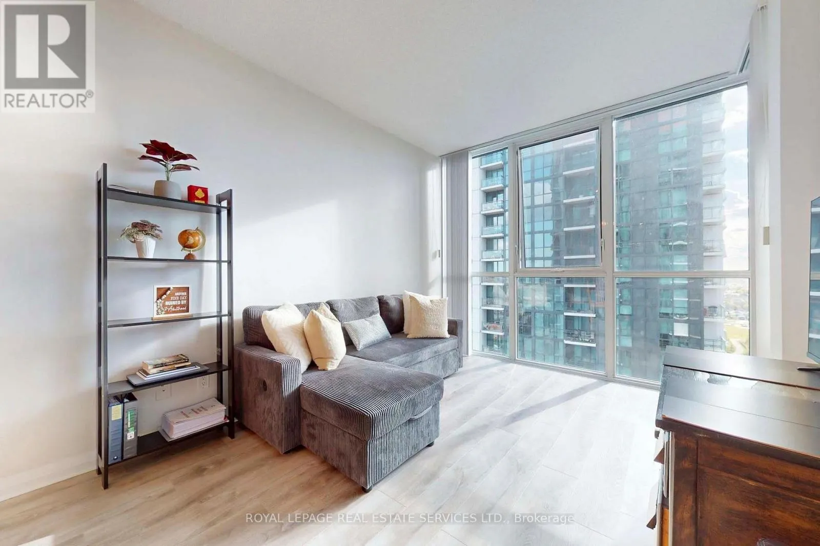 1701 - 55 EGLINTON AVENUE W