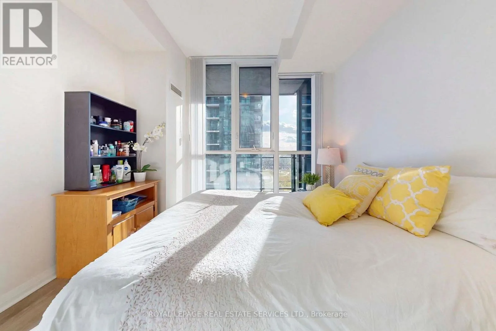 1701 - 55 EGLINTON AVENUE W