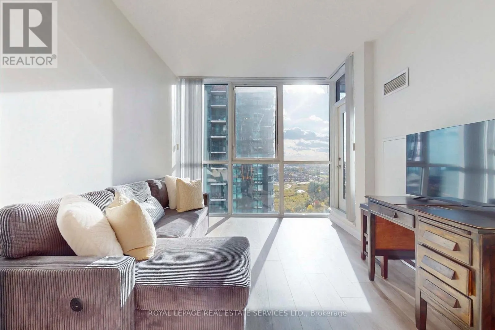 1701 - 55 EGLINTON AVENUE W
