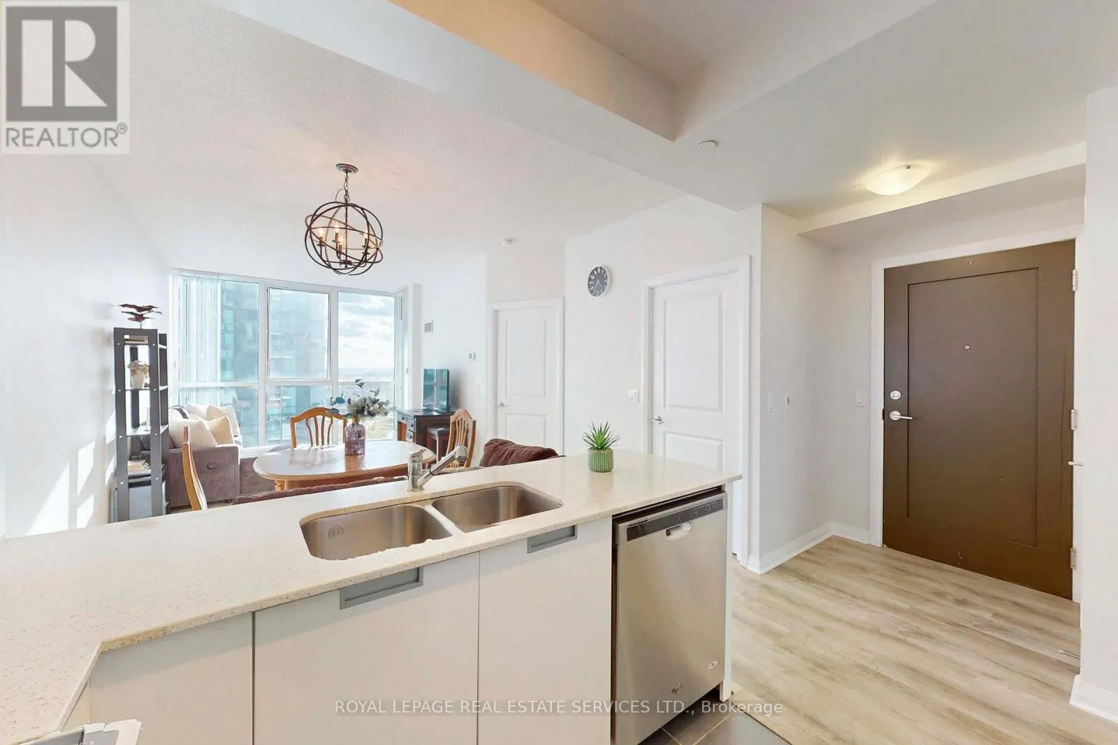 1701 - 55 EGLINTON AVENUE W