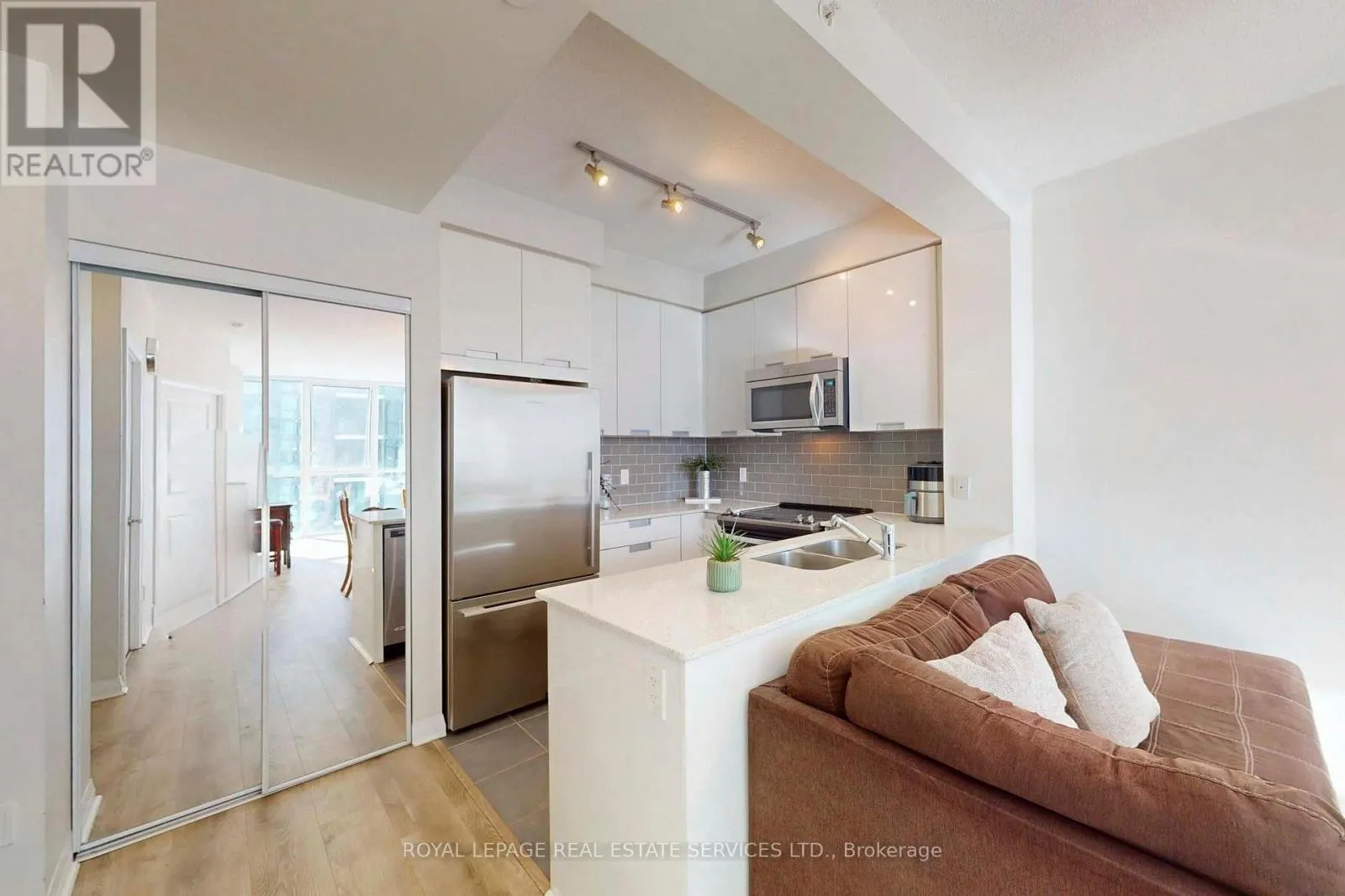1701 - 55 EGLINTON AVENUE W