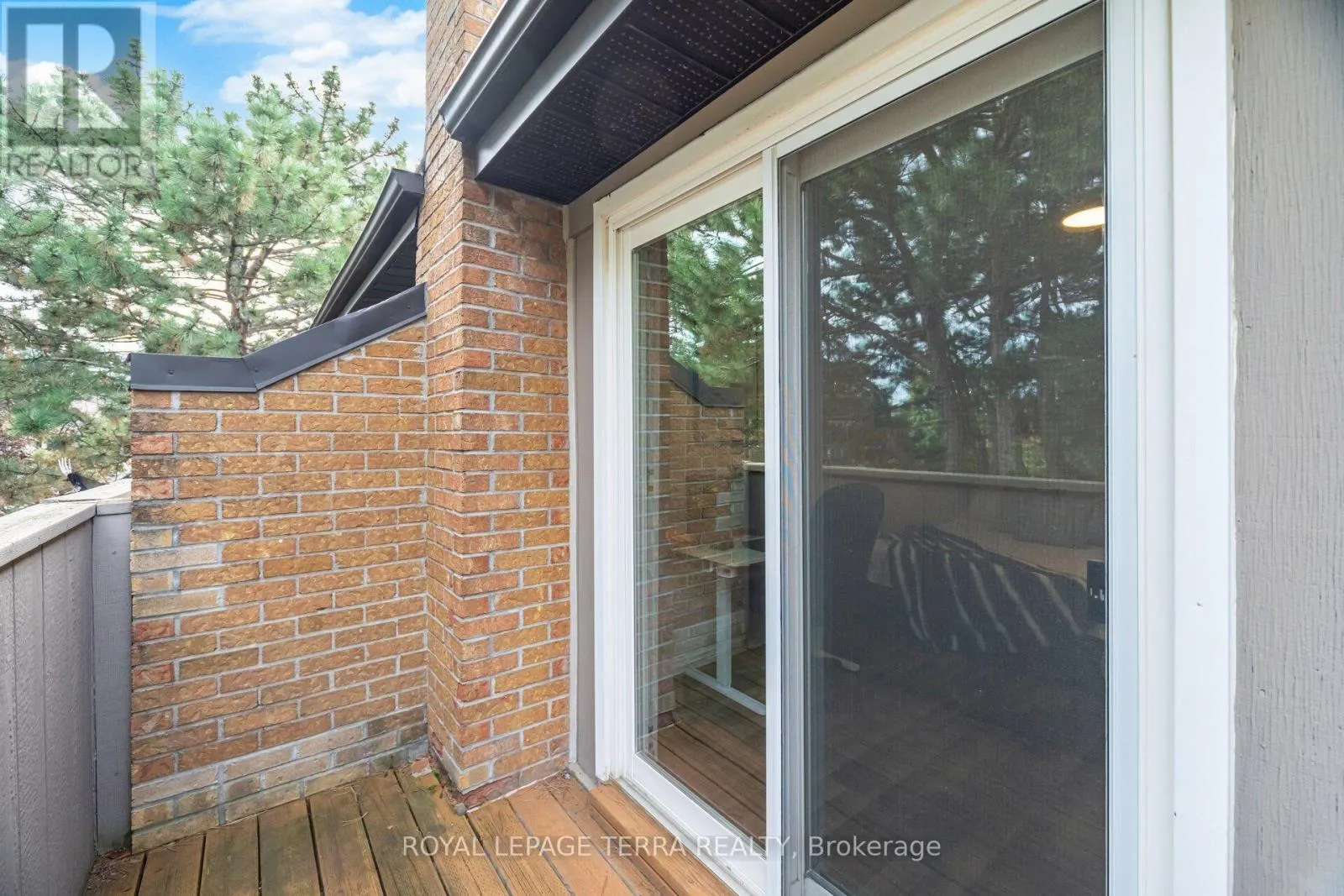 138 - 1951 RATHBURN ROAD E