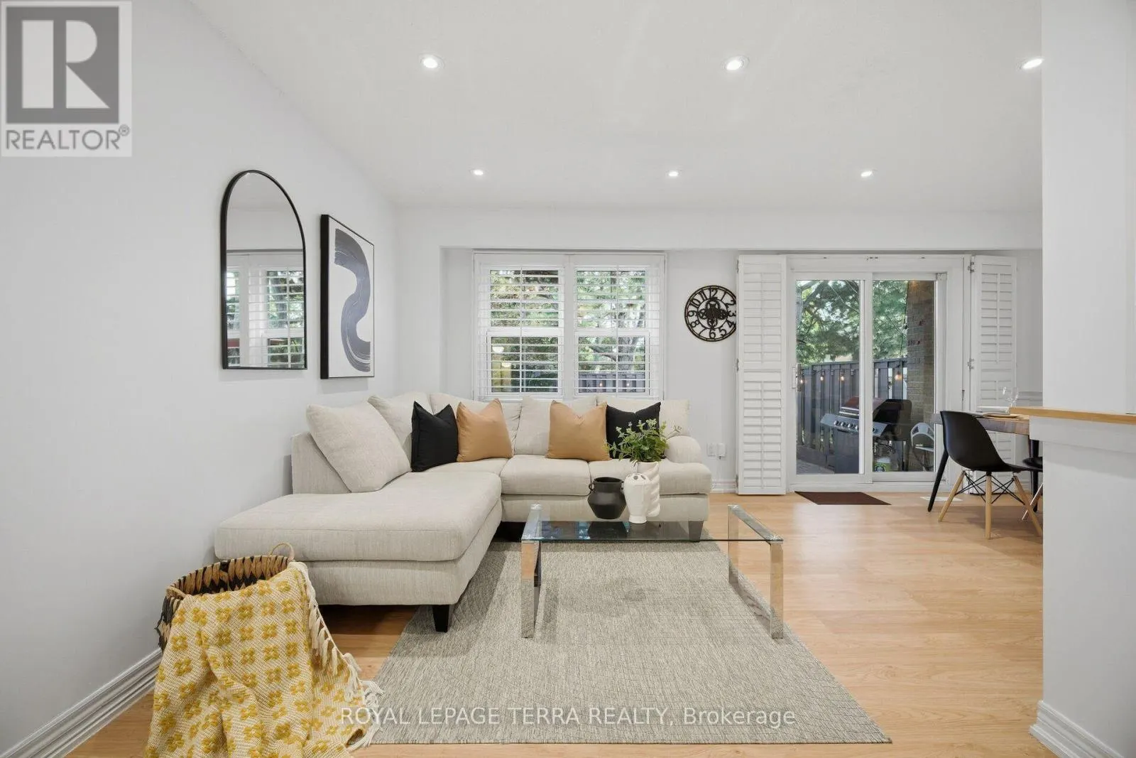 138 - 1951 RATHBURN ROAD E