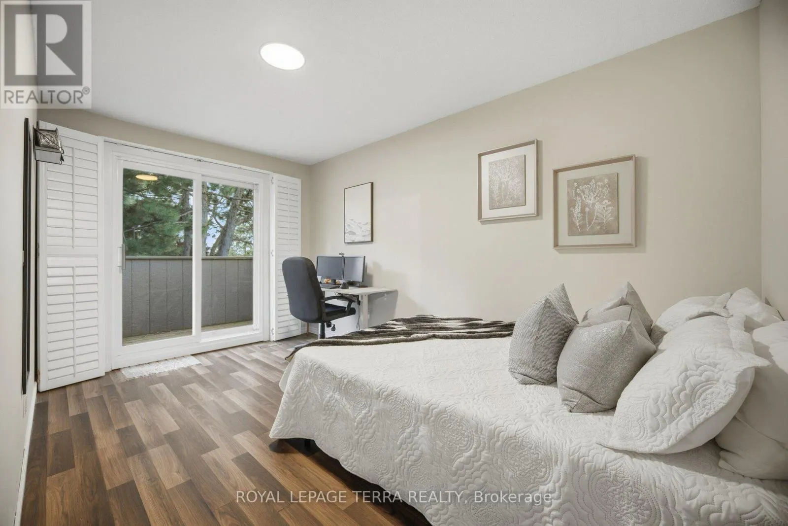 138 - 1951 RATHBURN ROAD E