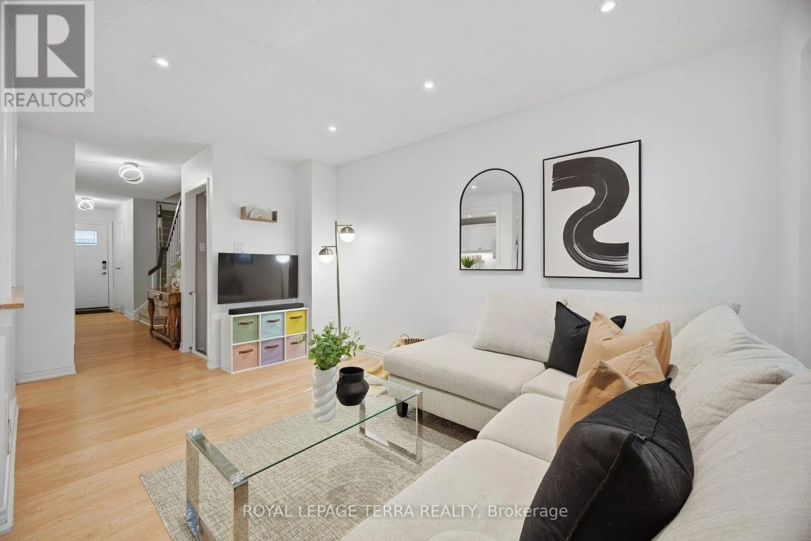 138 - 1951 RATHBURN ROAD E