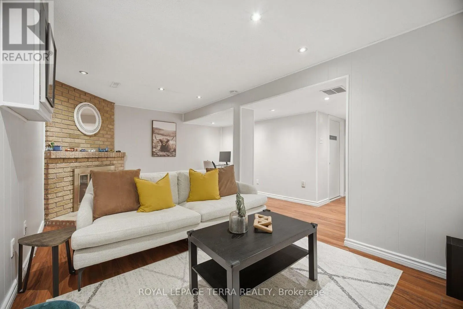 138 - 1951 RATHBURN ROAD E