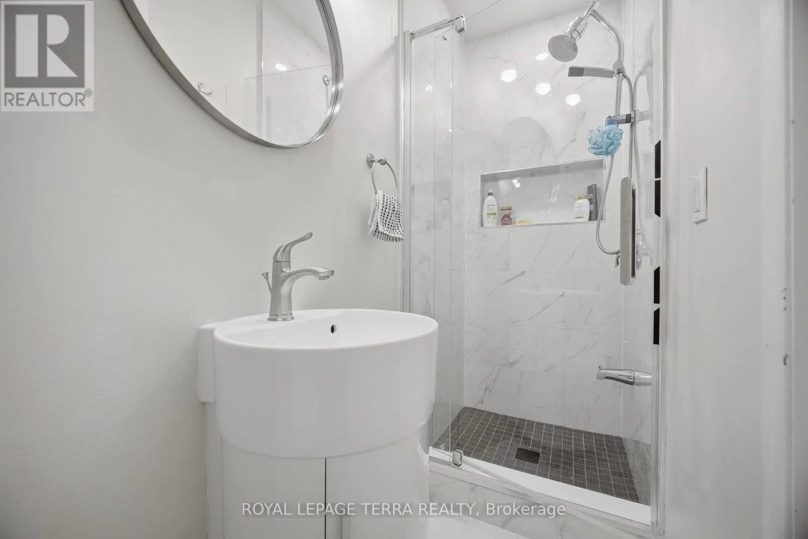 138 - 1951 RATHBURN ROAD E