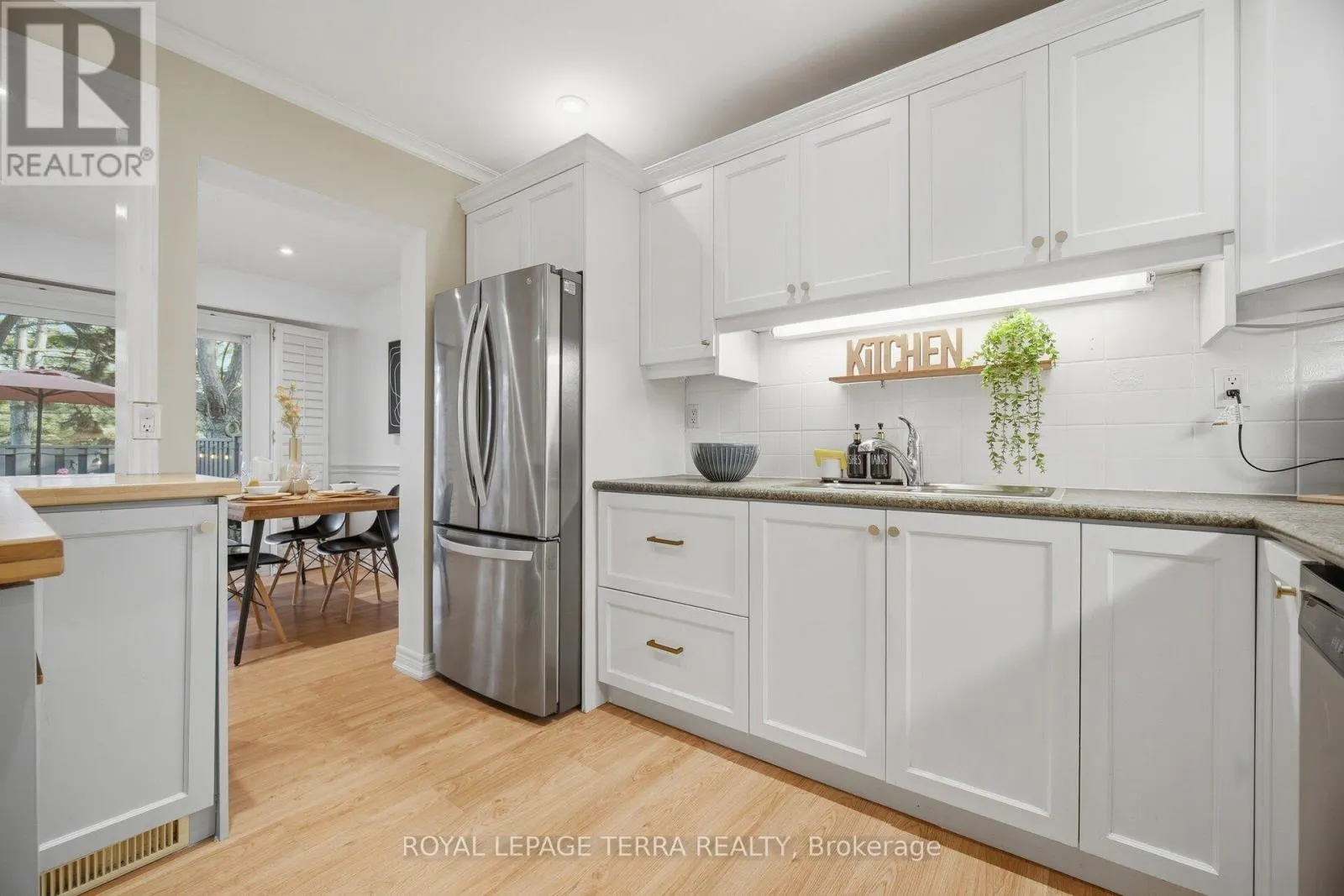 138 - 1951 RATHBURN ROAD E