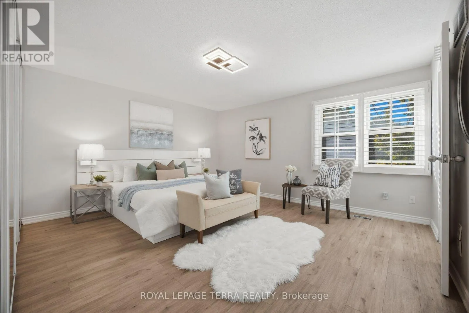 138 - 1951 RATHBURN ROAD E