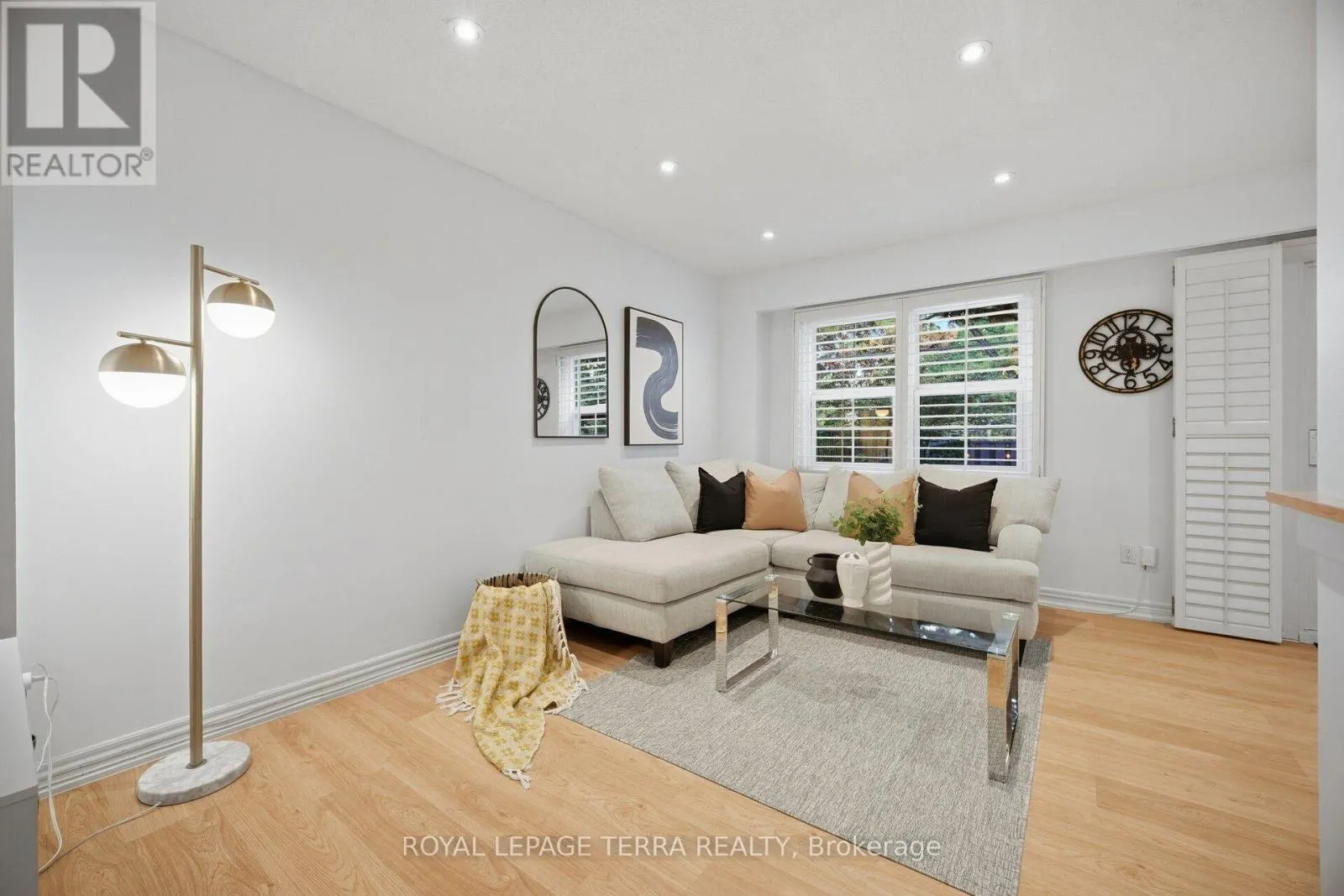 138 - 1951 RATHBURN ROAD E