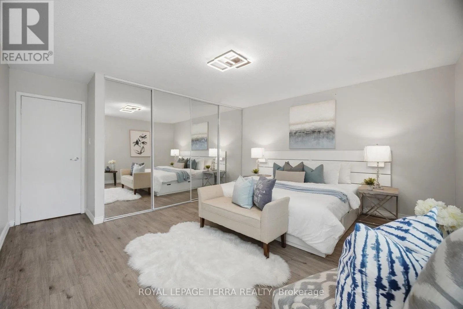 138 - 1951 RATHBURN ROAD E