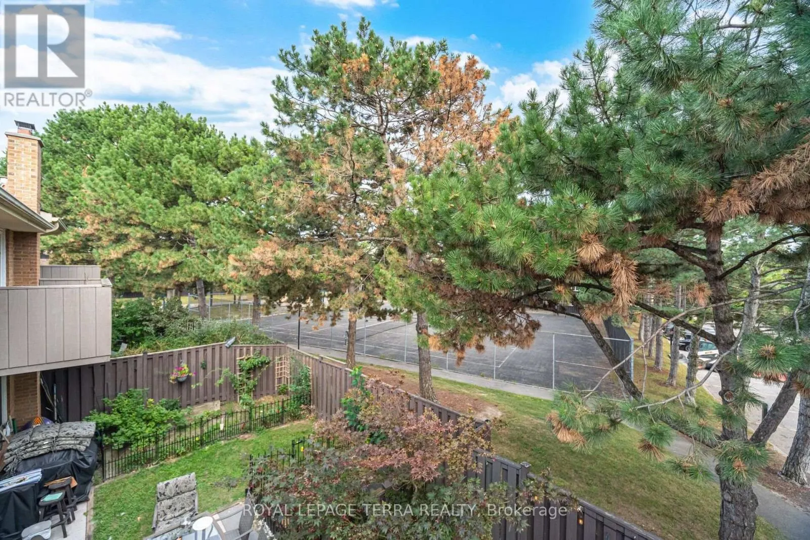 138 - 1951 RATHBURN ROAD E