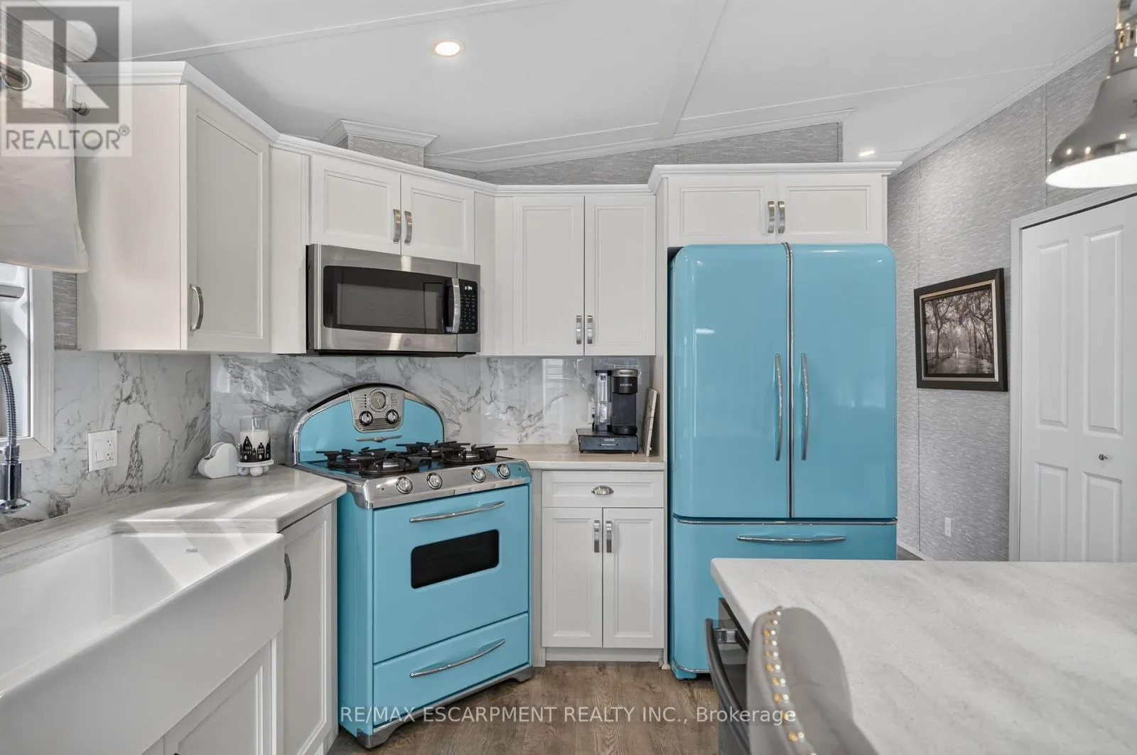 5 OAK STREET - 4449 MILBUROUGH LINE