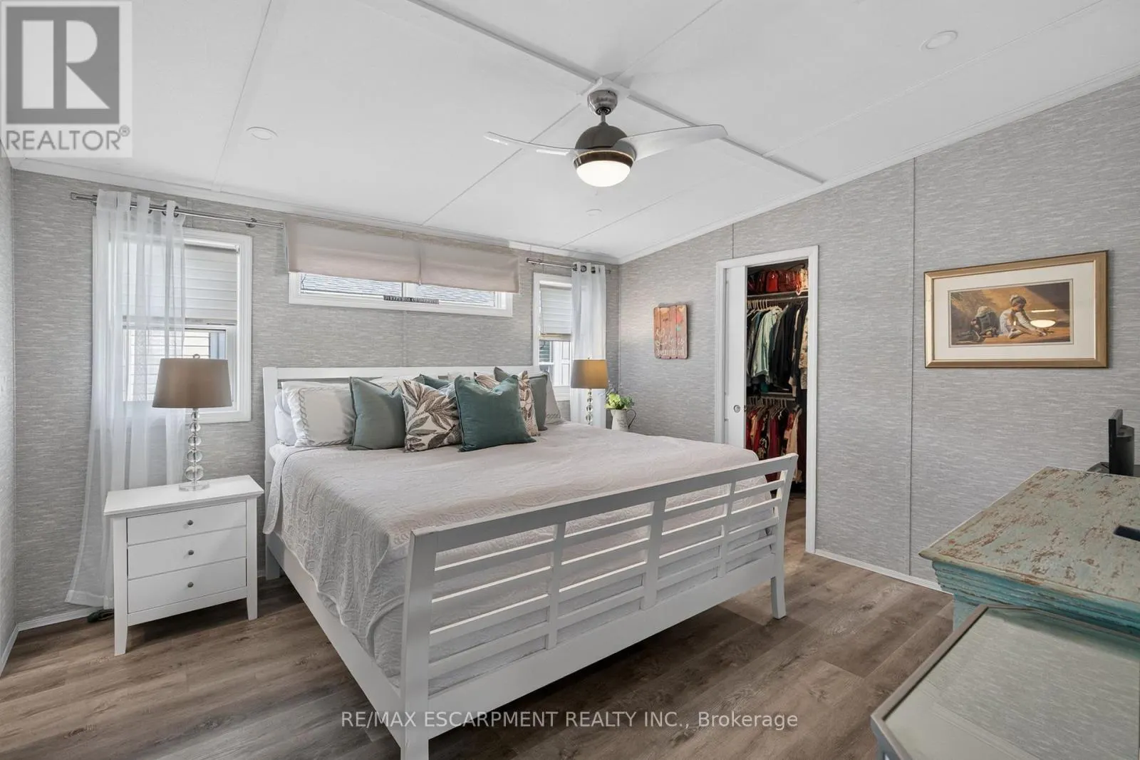 5 OAK STREET - 4449 MILBUROUGH LINE