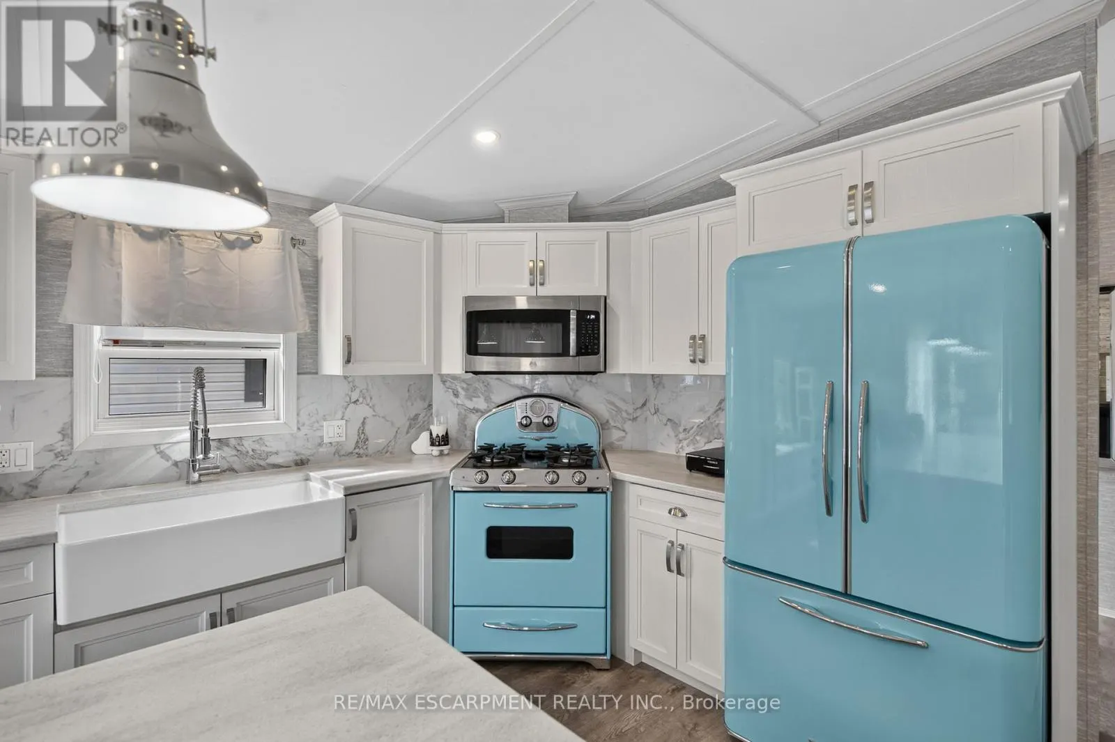 5 OAK STREET - 4449 MILBUROUGH LINE