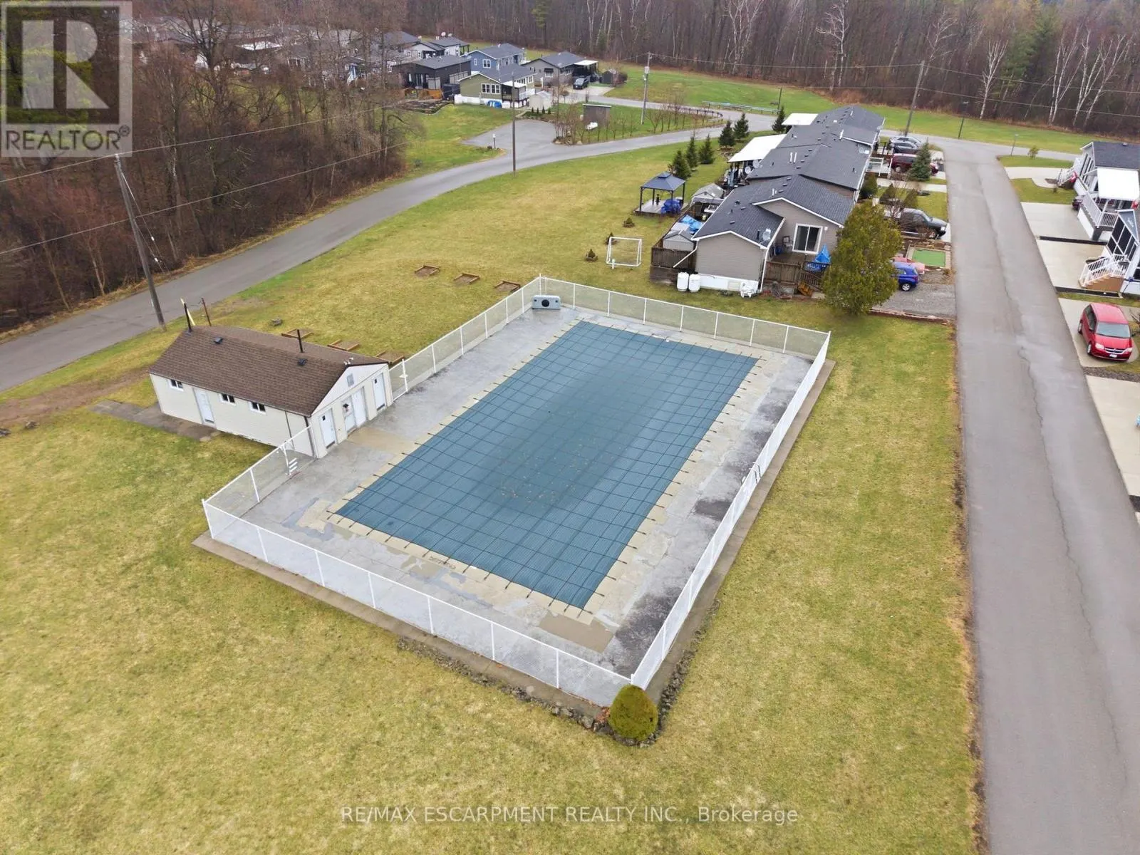 5 OAK STREET - 4449 MILBUROUGH LINE