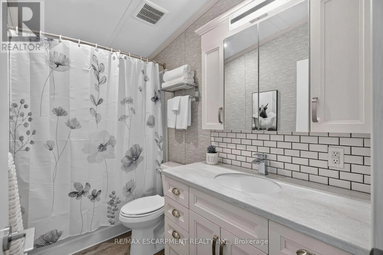 5 OAK STREET - 4449 MILBUROUGH LINE