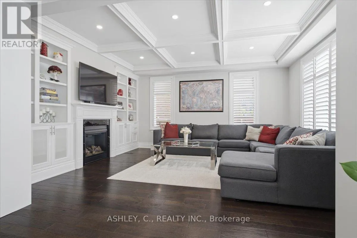 2177 VINELAND CRESCENT