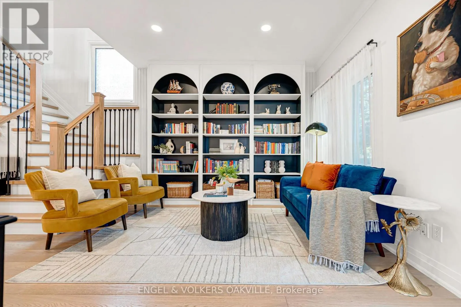 2592 CASTLE HILL CRESCENT