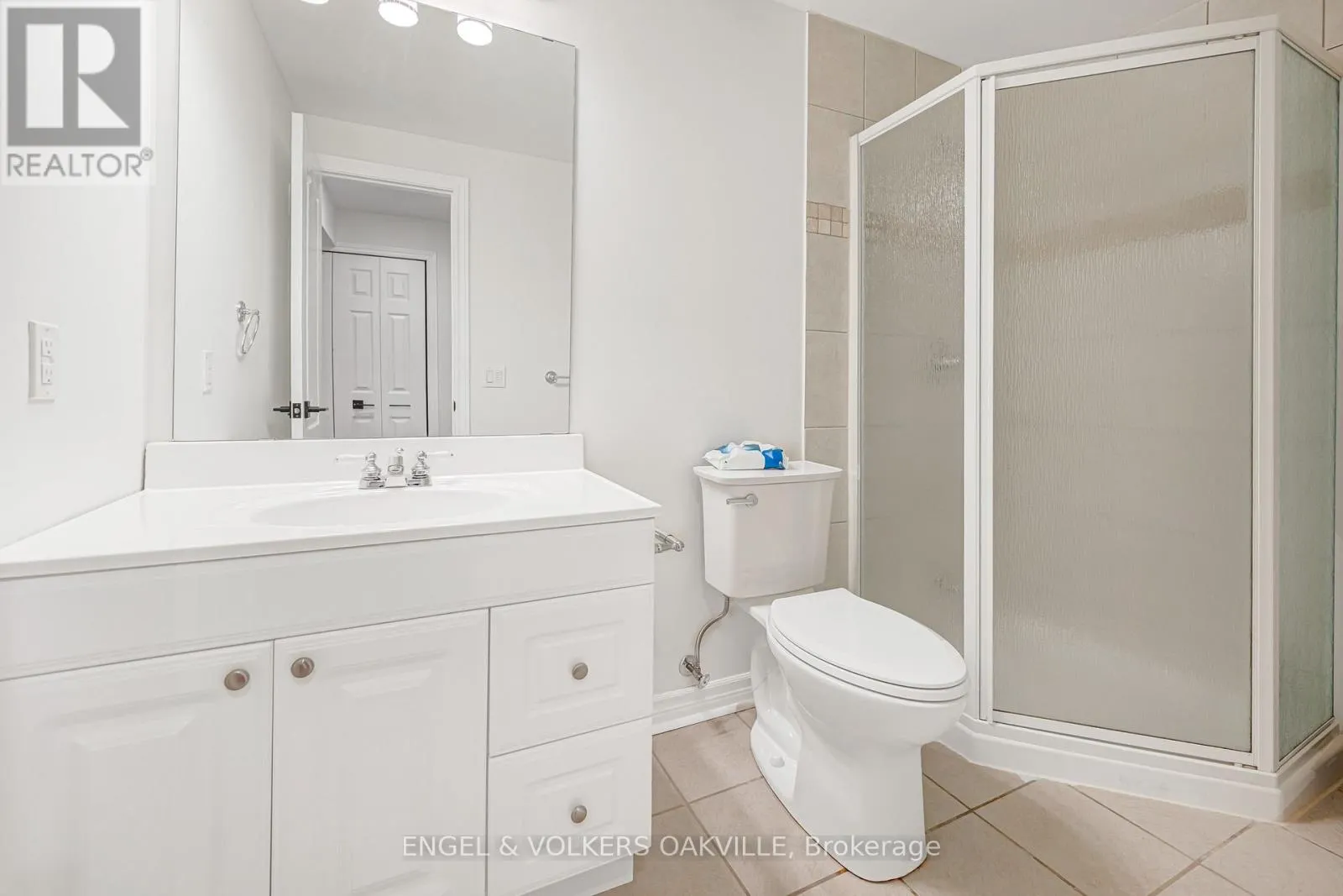 2592 CASTLE HILL CRESCENT
