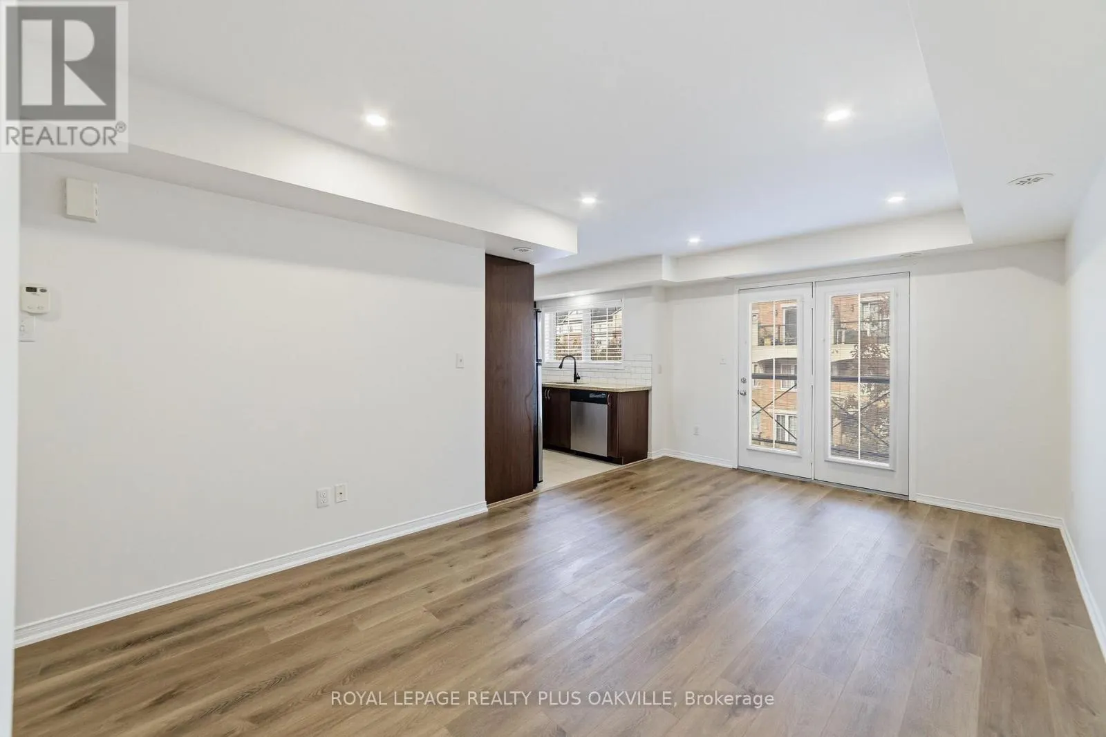 6 - 2464 POST ROAD