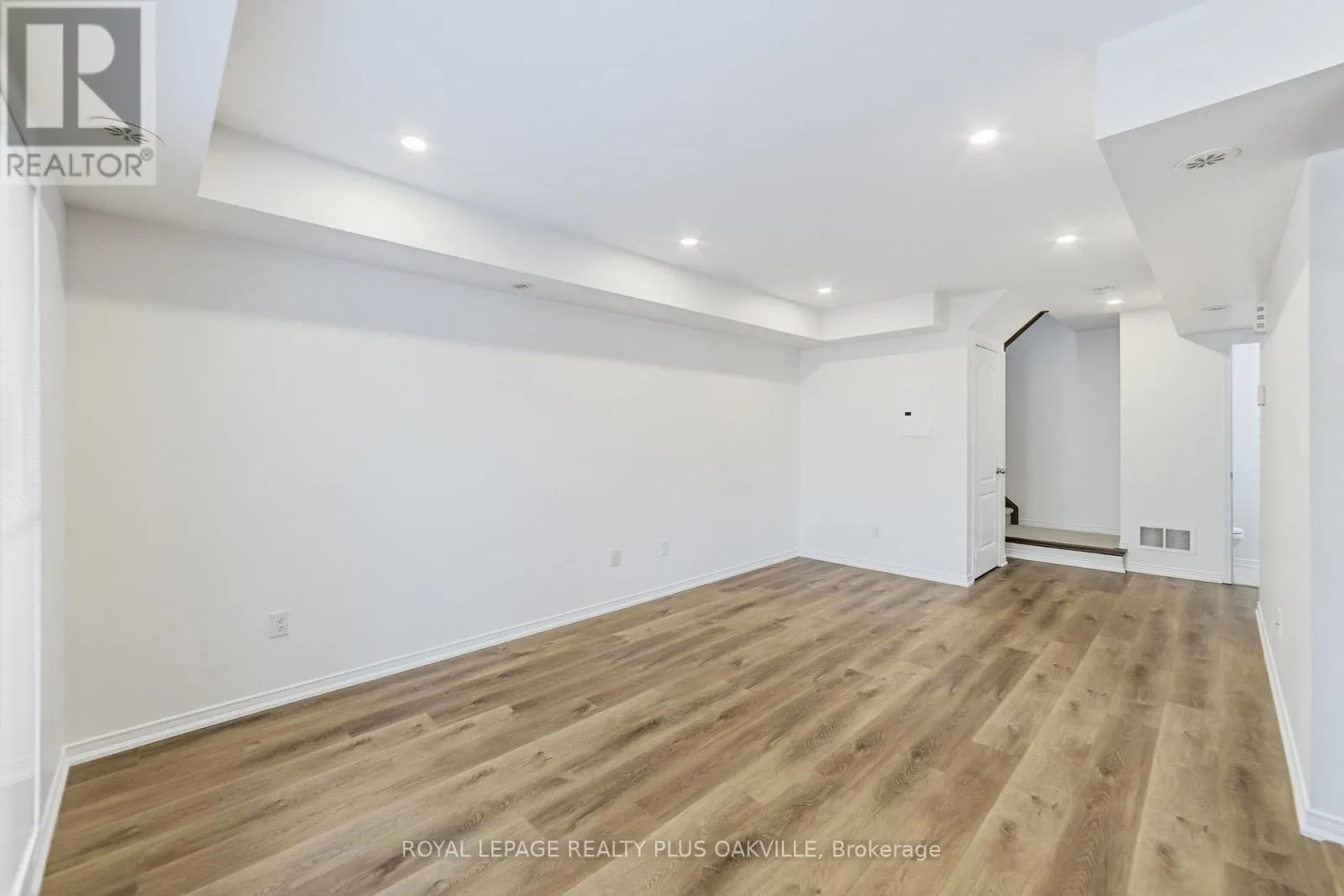 6 - 2464 POST ROAD