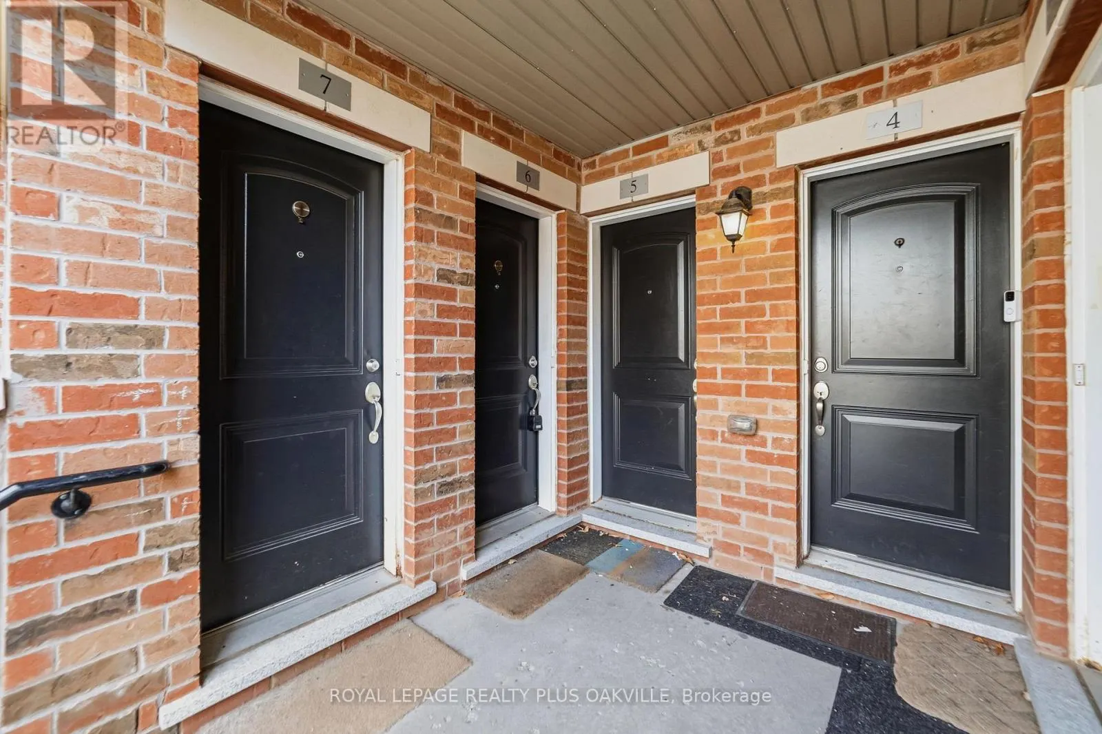 6 - 2464 POST ROAD