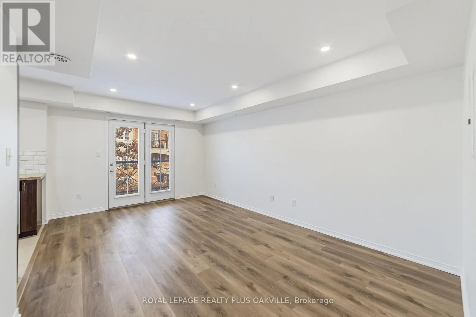 6 - 2464 POST ROAD