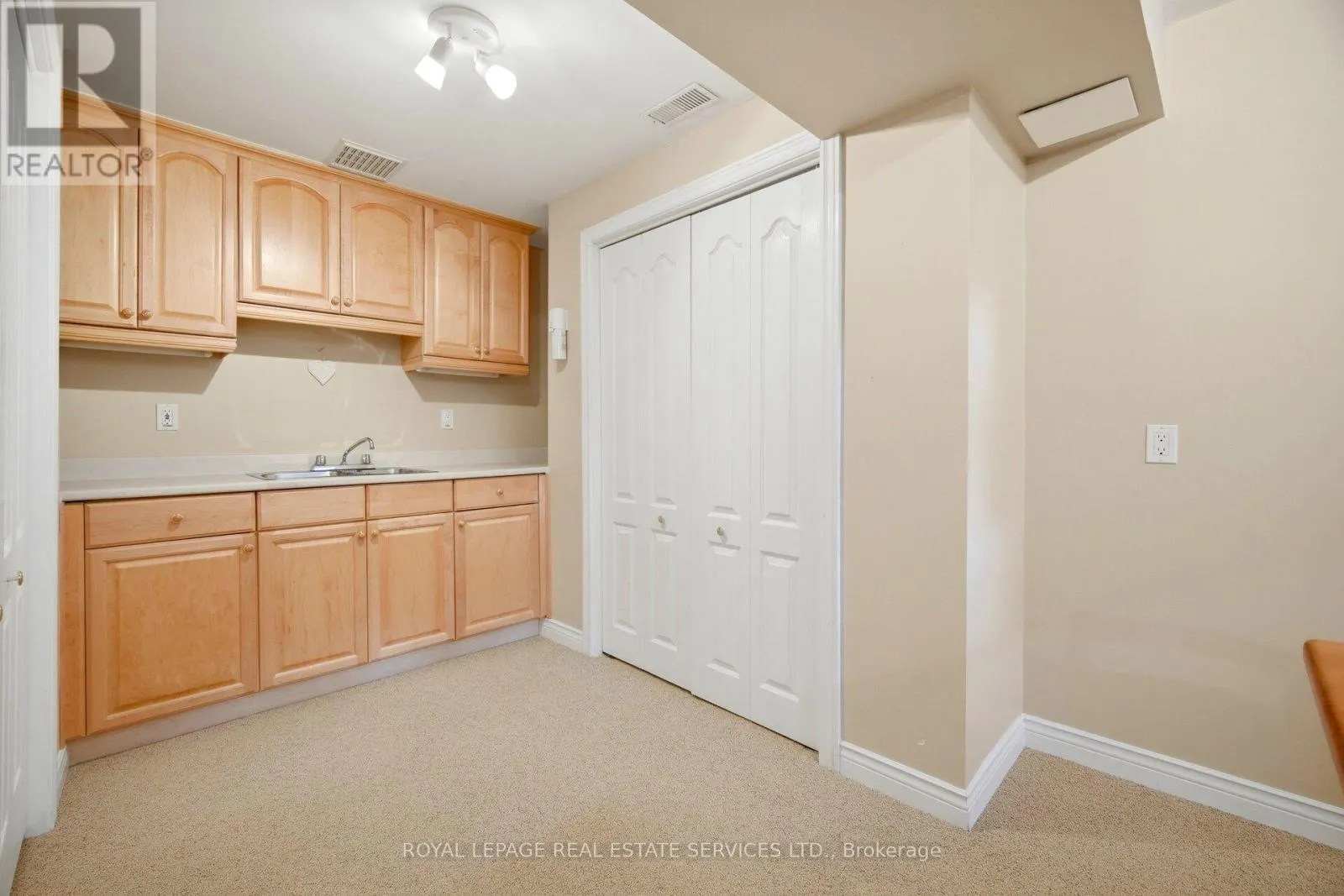 1600 GLENVISTA DRIVE