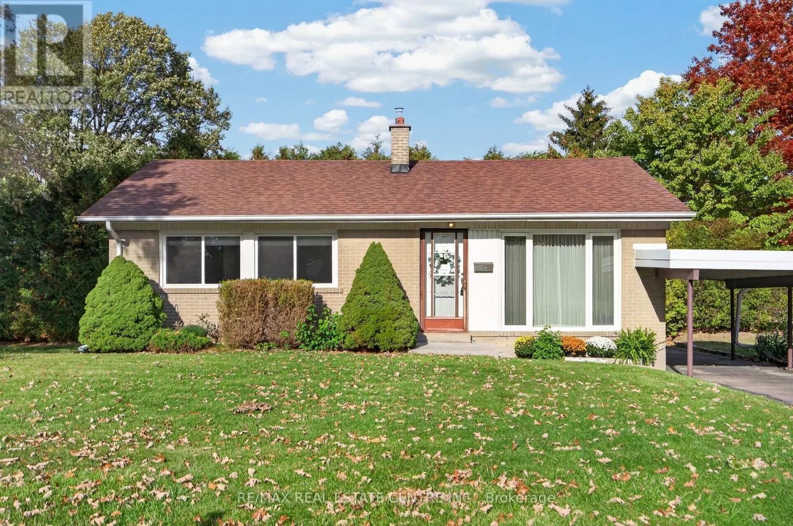 226 ELMWOOD CRESCENT