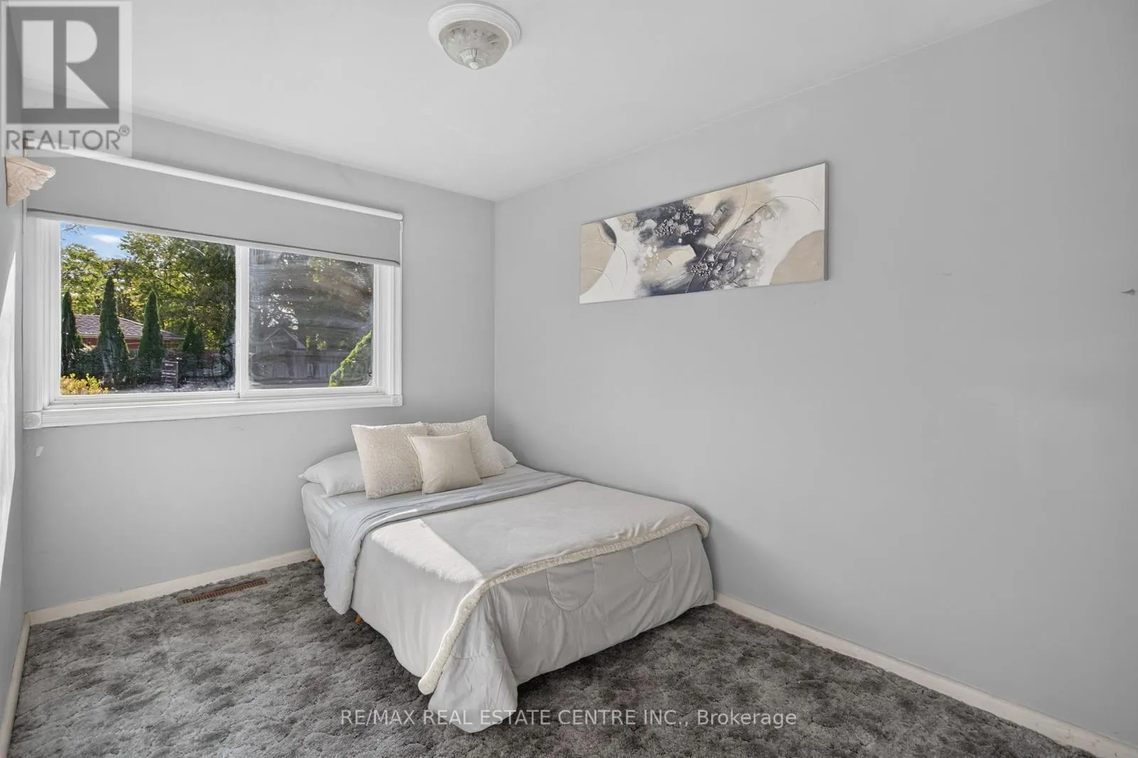 226 ELMWOOD CRESCENT