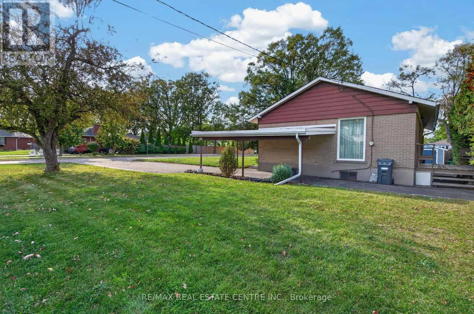 226 ELMWOOD CRESCENT