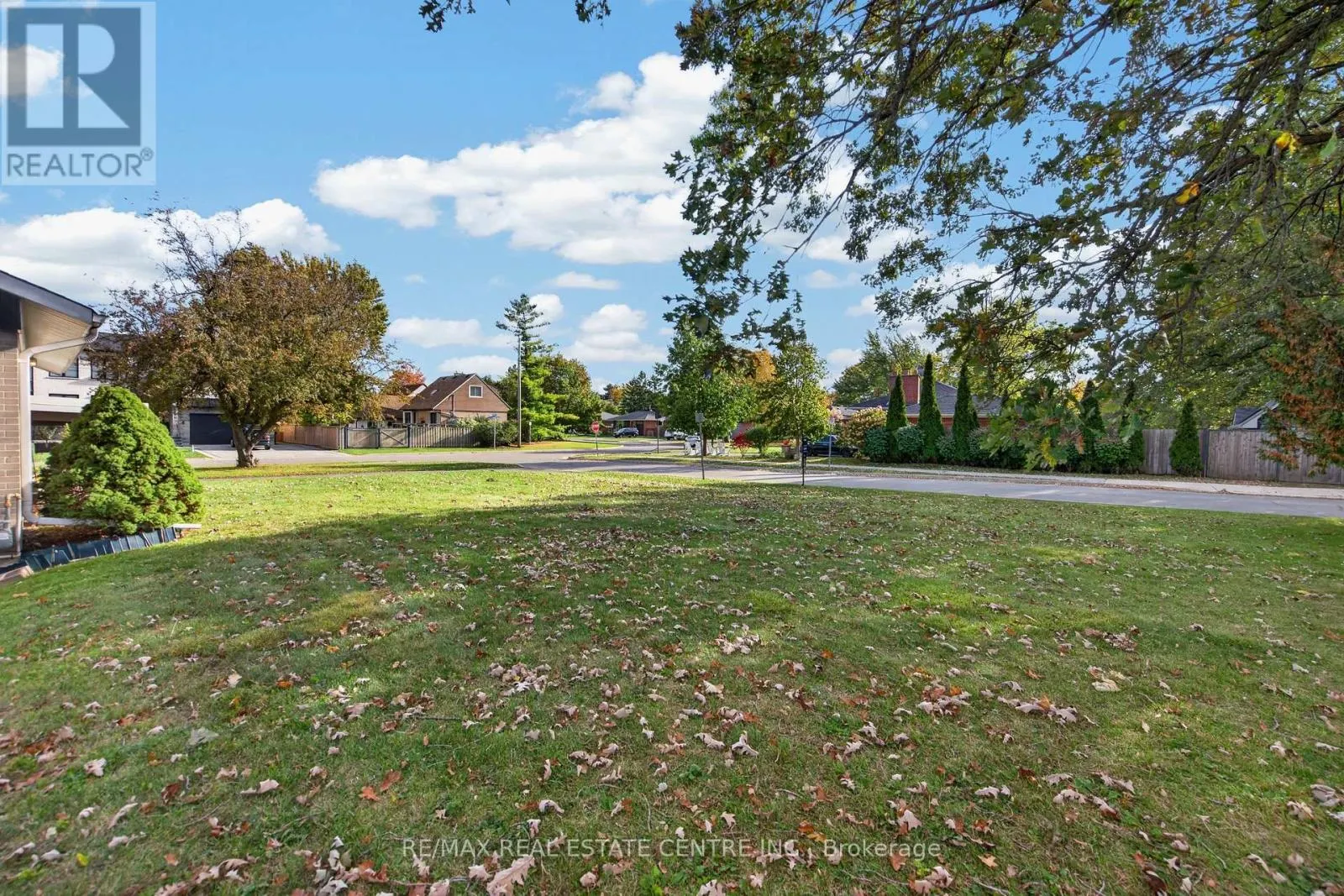 226 ELMWOOD CRESCENT