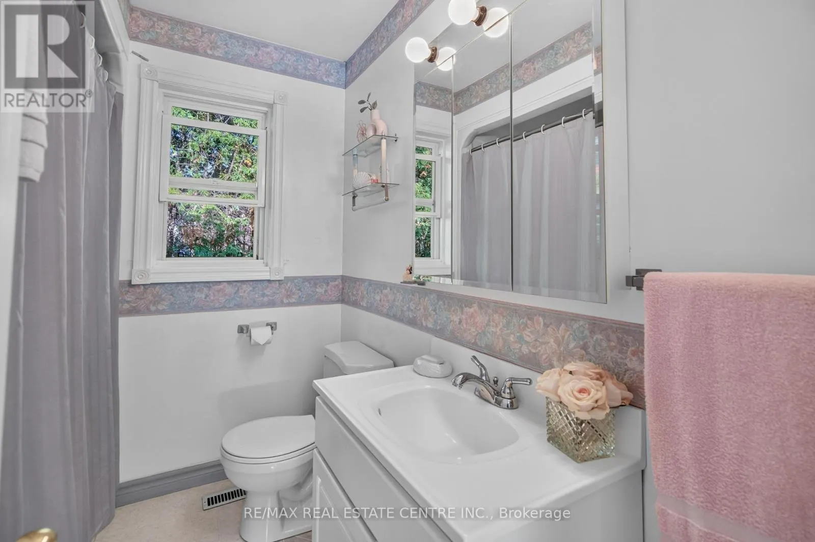 226 ELMWOOD CRESCENT