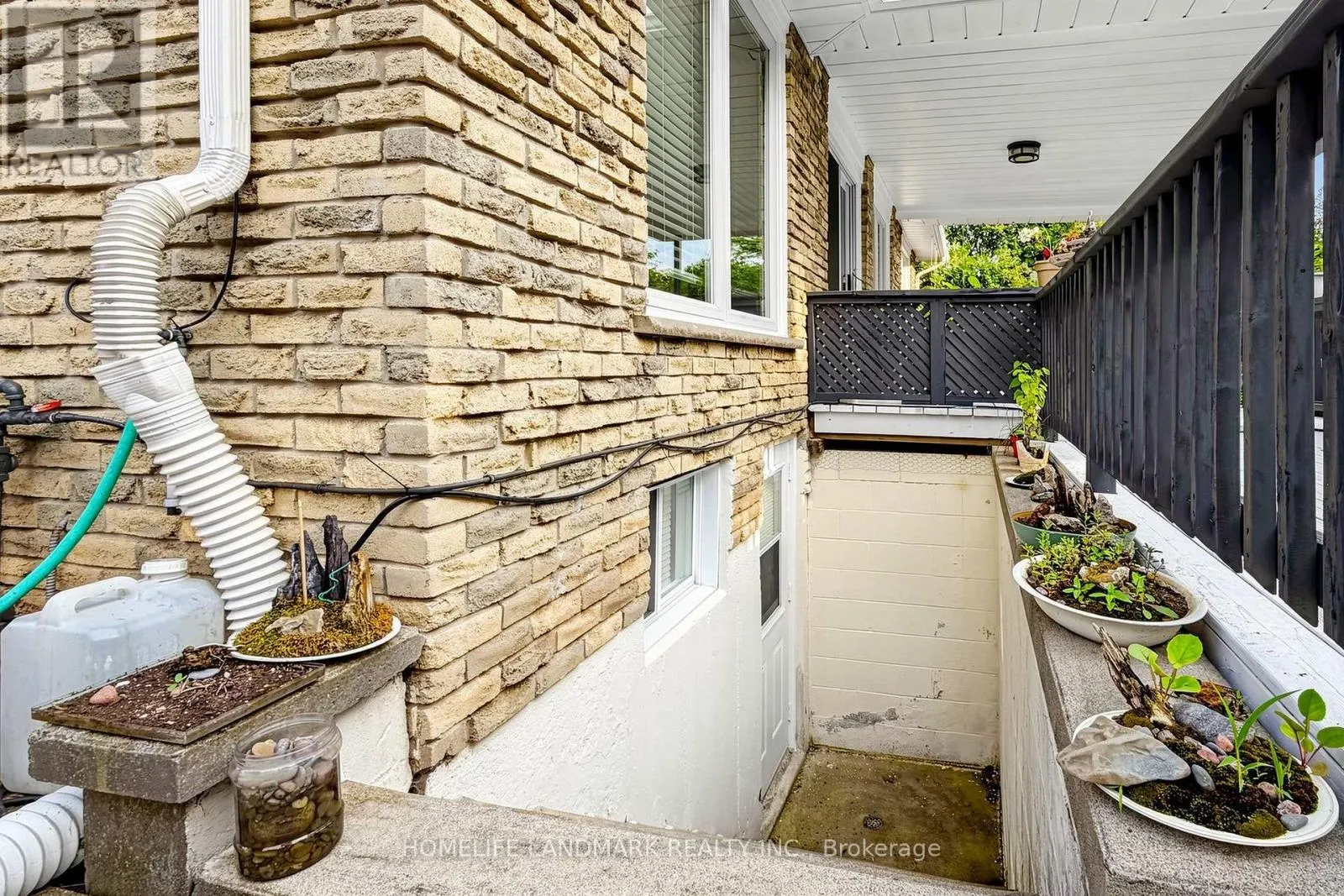 224 VALLEYVIEW COURT