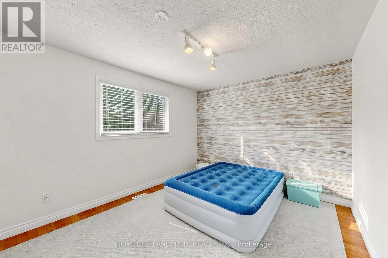 224 VALLEYVIEW COURT