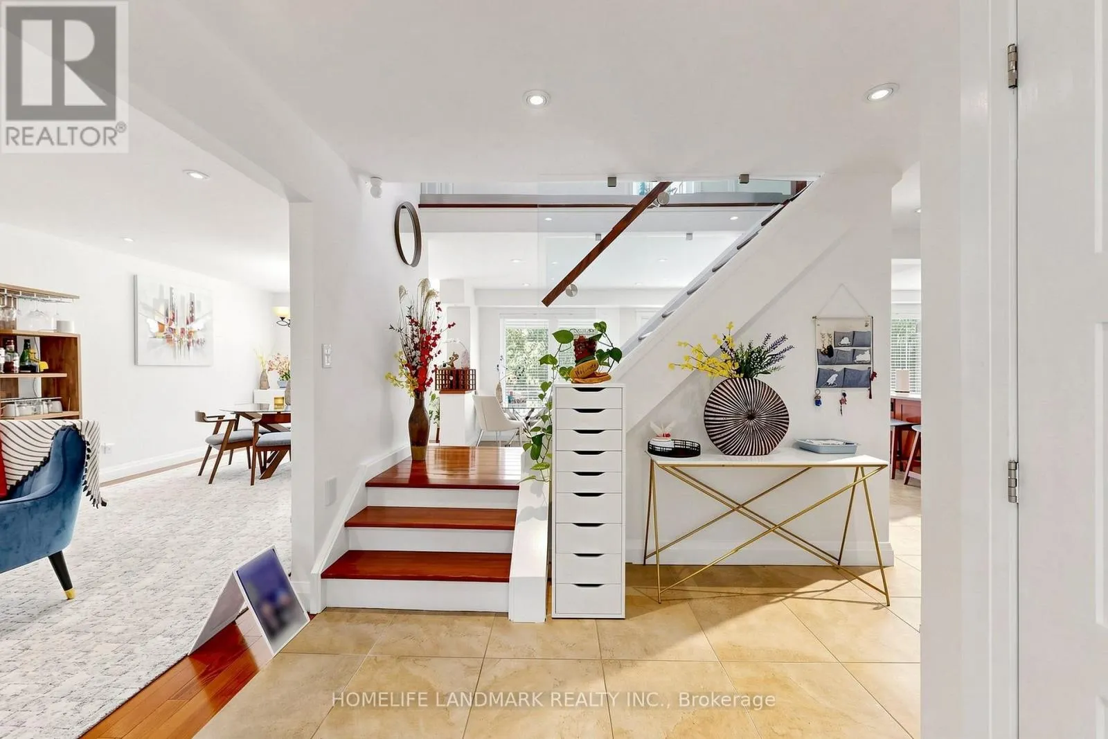 224 VALLEYVIEW COURT