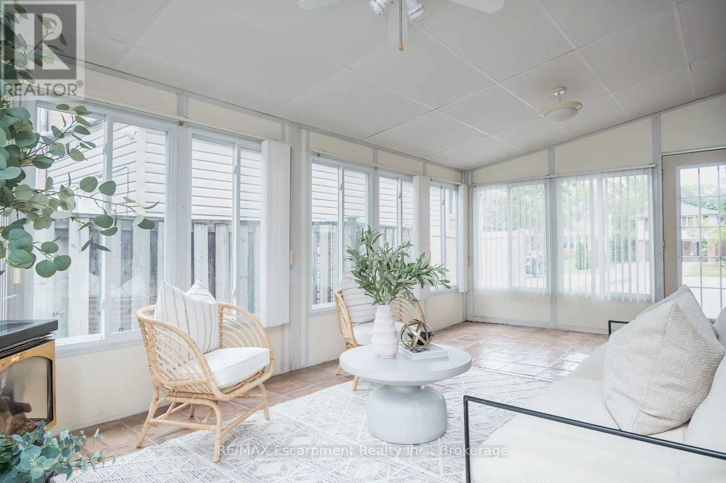 1237 REDBANK CRESCENT
