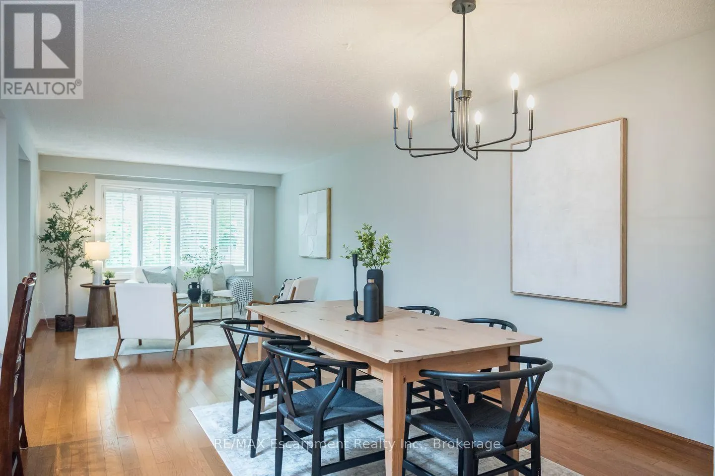 1237 REDBANK CRESCENT