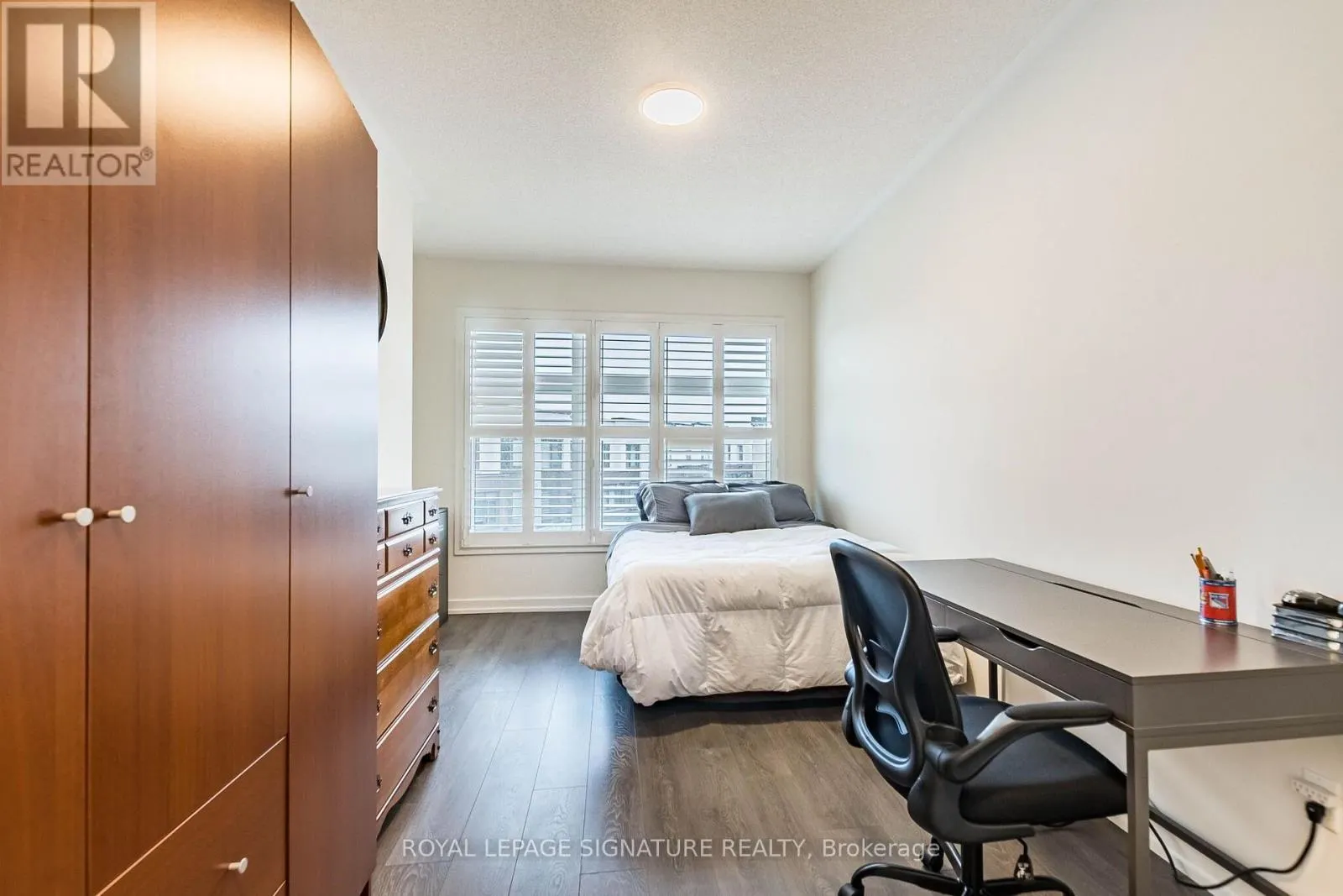 3121 MINTWOOD CIRCLE