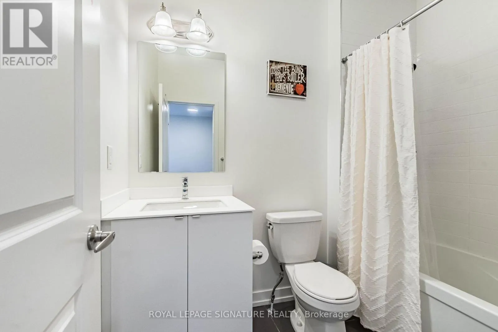 3121 MINTWOOD CIRCLE