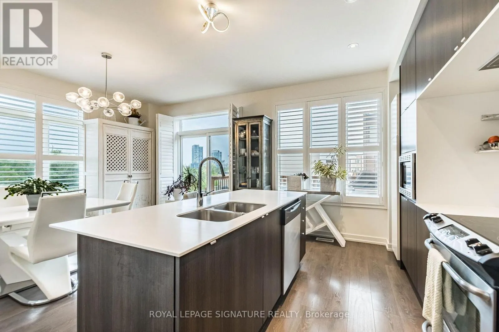 3121 MINTWOOD CIRCLE