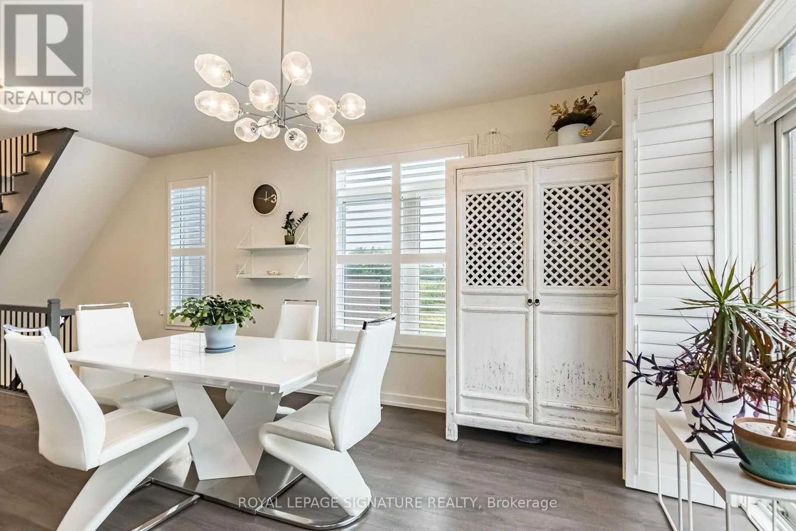 3121 MINTWOOD CIRCLE