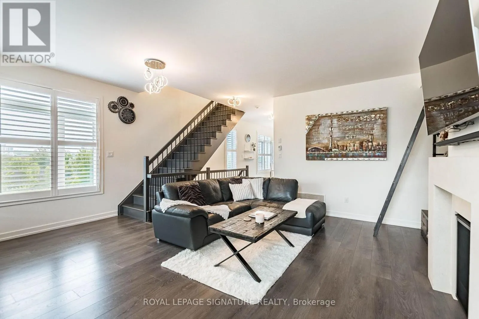 3121 MINTWOOD CIRCLE