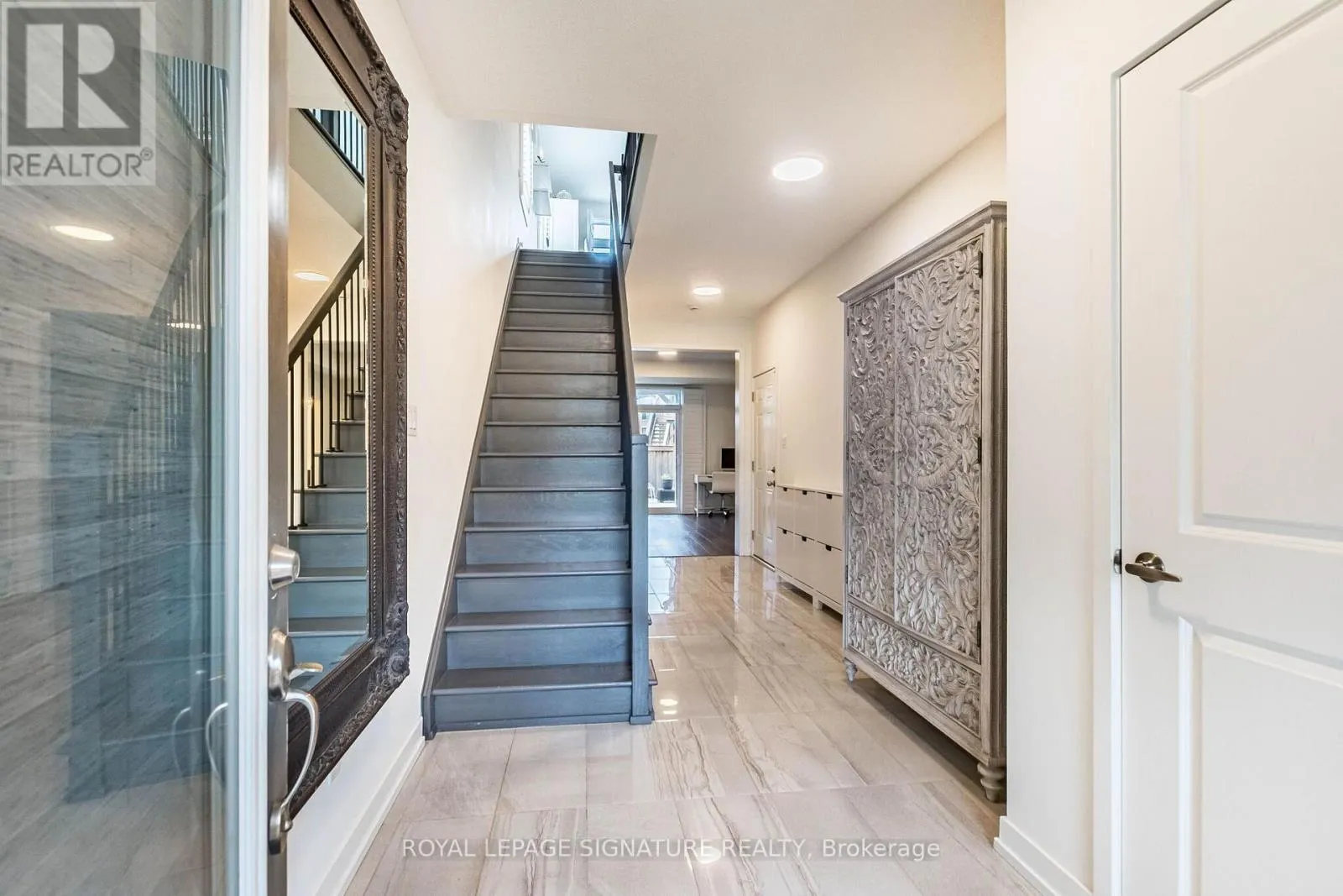 3121 MINTWOOD CIRCLE