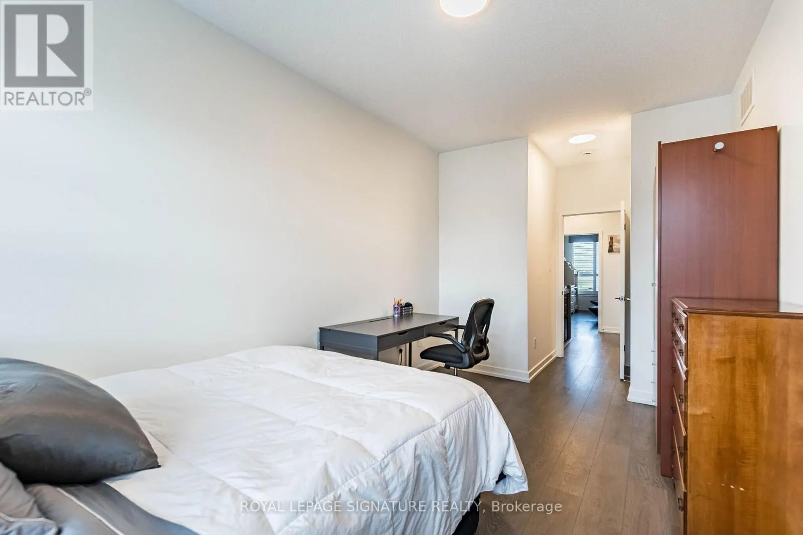 3121 MINTWOOD CIRCLE