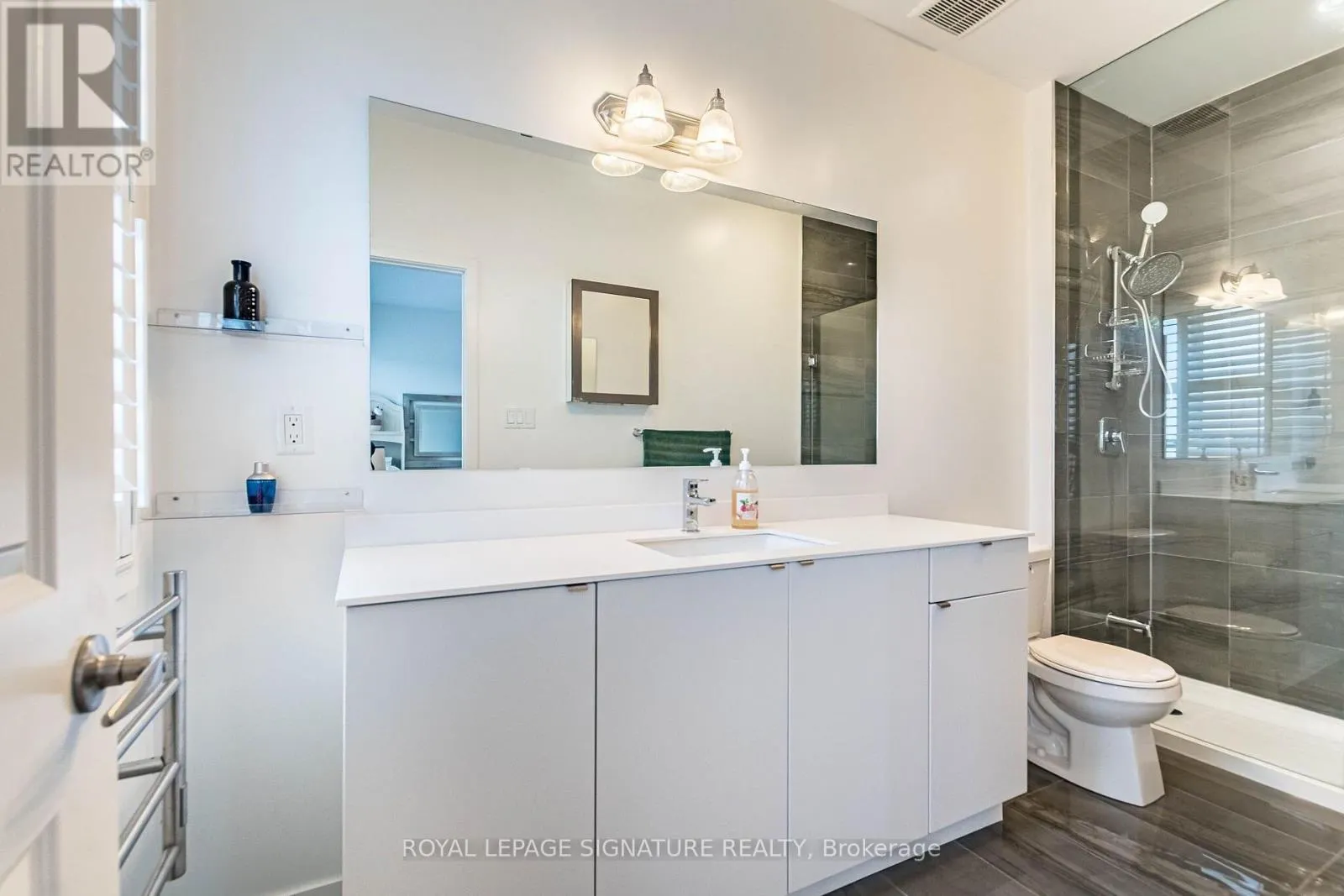 3121 MINTWOOD CIRCLE
